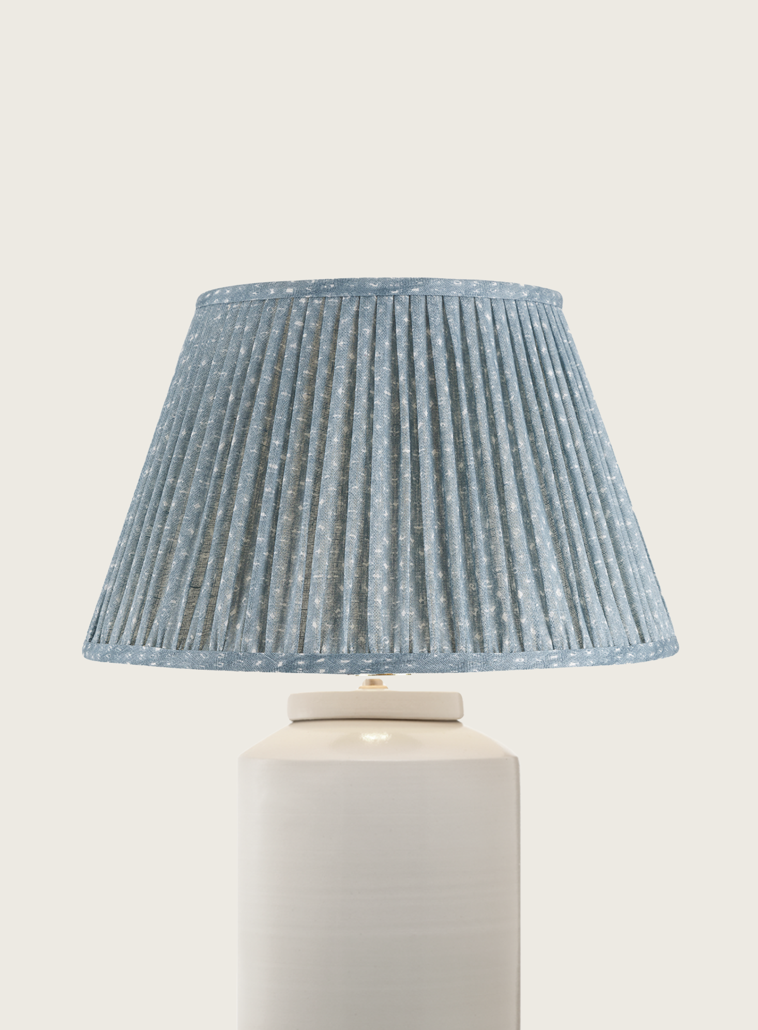 Fermoie 18" Round Lampshade - Figured