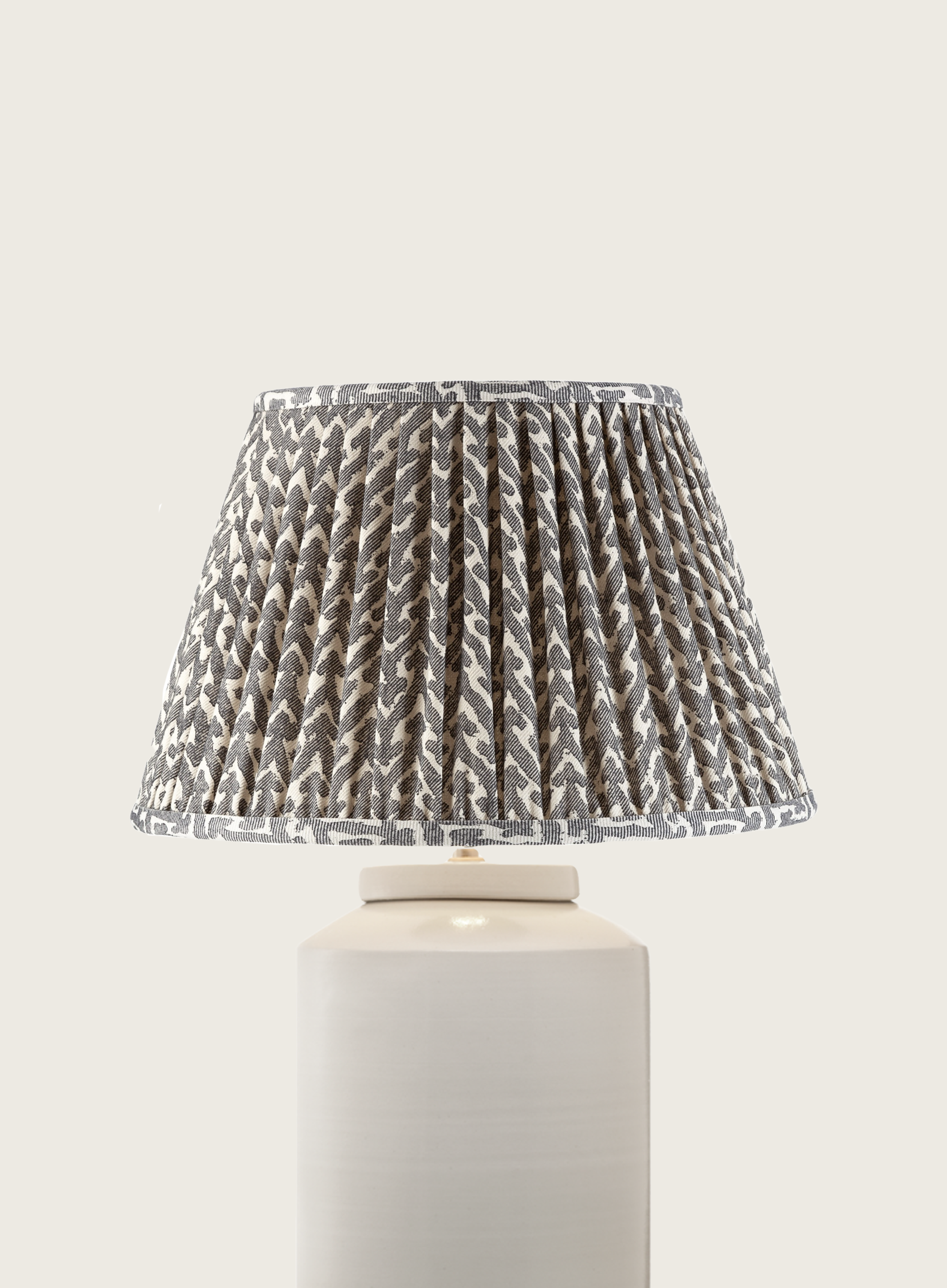 Fermoie 18" Round Lampshade - Rabanna